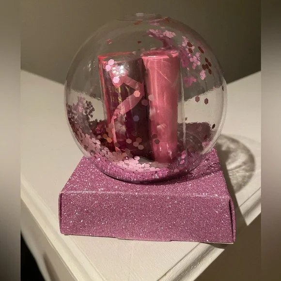 Lip Balm Collection Pink snow globe gift ready for Christmas - Picture 2 of 3